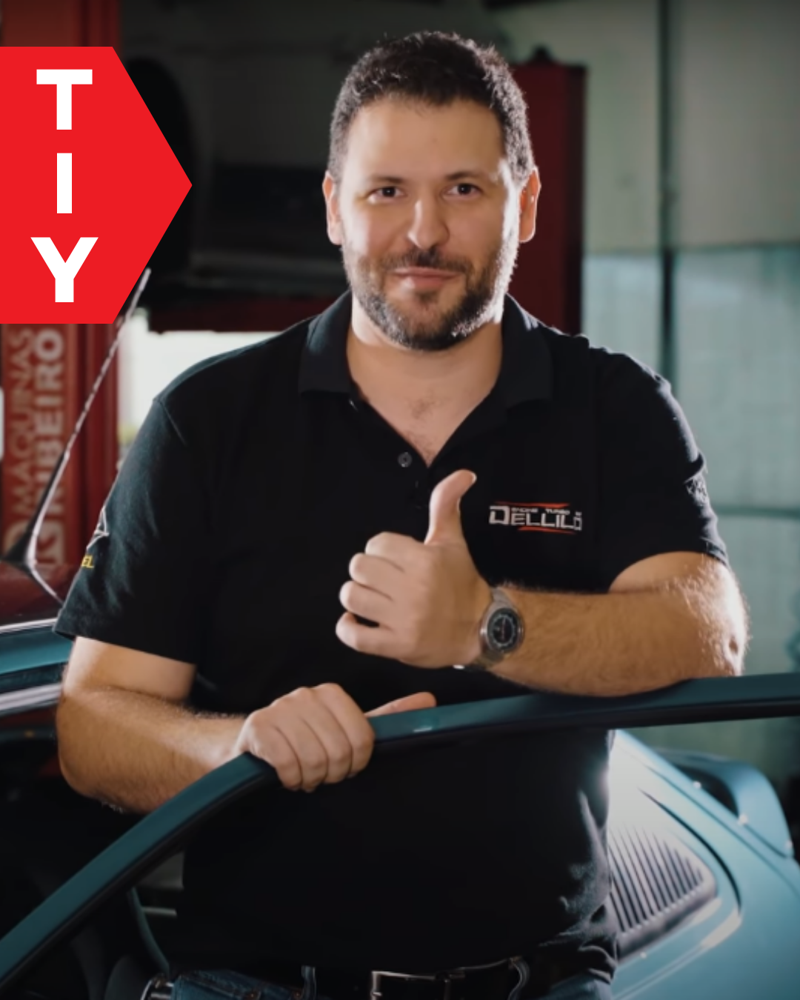 Rafael Dellilo ao lado do Opel Kadett
